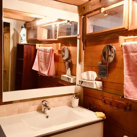 Gite Saint-nicolas Holiday home