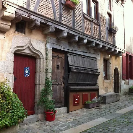 Gite Saint-nicolas Holiday home